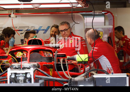 Montreal, Canada. 7th June, 2018. Crews working on Sebastian Vettel's Scuderia Ferrari  for Friday's free practice of the Formula 1 Grand Prix of Canada , Circuit Gilles-Villeneuve. Credit: richard prudhomme/Alamy Live News Stock Photo