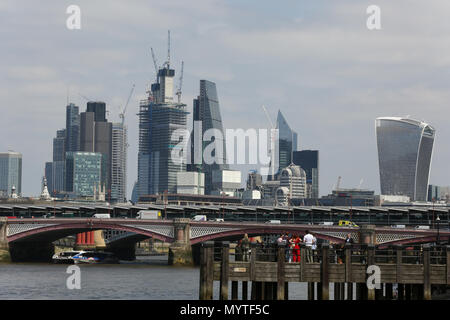 Southbank. London, UK. 8 June 2018 - View of London's skyline under blue skies on a warm and sunny day in the capital. Credit: Dinendra Haria/Alamy Live News Stock Photo