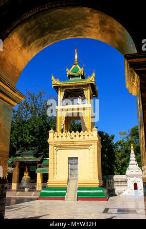 Mahamuni Pagoda complex in Mandalay, Myanmar. Mahamuni Pagoda is a Buddhist temple and major pilgrimage site in Myanmar. Stock Photo