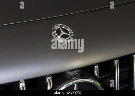 Turin, Italy. 07th June, 2018. Mercedes Benz badge. 2018 edition of Parco Valentino car show hosts cars by many automobile manufacturers and car designers inside Valentino Park in Torino, Italy Credit: Marco Destefanis/Pacific Press/Alamy Live News Stock Photo