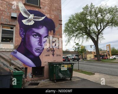 W 26th St, Minneapolis, Minnesota, USA. 27th Apr, 2016. Mural for Prince in Uptown, Minneapolis, MN, by graffiti artist Rock &quot;Cyfi&quot; Martinez. Credit:  E. Katie Holm/StockimoNews/Alamy Live News Stock Photo