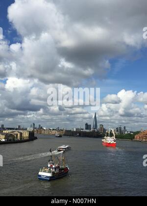 Narrow St, London, UK. 15th June, 2016. Many fishing vessels make their way upstream along The Thames, London, in a pro-voting to leave the EU demonstration. Credit:  Glenn Sontag/StockimoNews/Alamy Live News Stock Photo