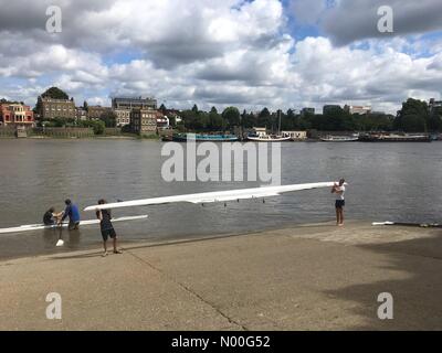 London, UK. 04th Aug, 2017. UK Weather: Rowers on river Thames.Rowers take to the water on the river Thames near Hammersmith under sunny pleasant conditions Credit: amer ghazzal/StockimoNews/Alamy Live News Stock Photo