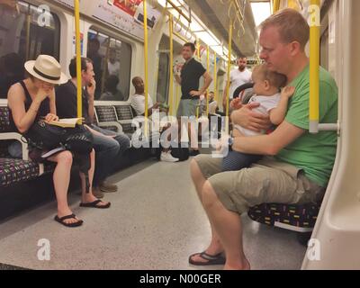 Dovehouse St, London, UK. 27th Aug, 2017. Passengers on a district line train towards Wimbledon remained stuck in a tunnel for over an hour due to signal failure on the line today. Credit: Katie Collins/StockimoNews/Alamy Live News Stock Photo