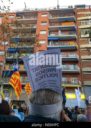 7, Barcelona, Spain. 11th Nov, 2017. Protest against the imprisonment of Catalan government members, on November 11. Credit: Queralt Sunyer/StockimoNews/Alamy Live News