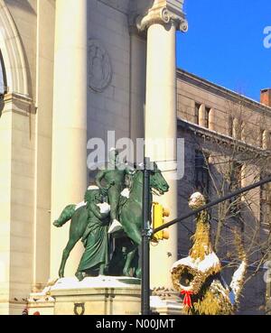 New York, USA. 5th January, 2018. Heroes and Dinosaurs at American Natural History Museum get snow dusting in New York storm Credit: Linda Gerardi/StockimoNews/Alamy Live News Stock Photo