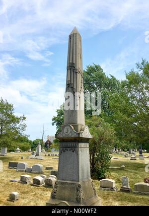 Atlas Obscura's Graceland Cemetery Tour, 5th August 2018, Chicago, Ill, USA, Historian Adam Selzer hosts the August 2018 Graceland Cemetery Tour, DianaJ/StockimoNews/Alamy Credit: Diana J./StockimoNews/Alamy Live News Stock Photo