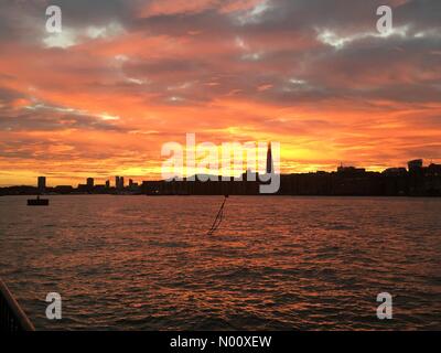 Thames, London. 1st Oct 2018. UK Weather: Sunset, London, UK Credit: Susannah Jayes/StockimoNews/Alamy Live News Stock Photo