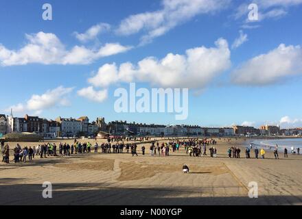 Weymouth, Dorset, UK. 11th Nov 2018. Danny Boyle's Pages of the Sea at Weymouth say thank you and goodbye on this centenary of the Armistice. Credit: Carolyn Jenkins/StockimoNews/Alamy Live News Stock Photo