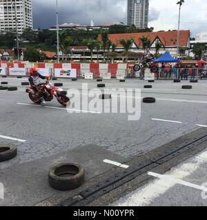 Kuala Lumpur, Malaysia, 01 Dec, 2018. Motocross racing at Merdeka Square, Kuala Lumpur, Malaysia on 1st December 2018 Credit: Stuart C. Clarke/StockimoNews/Alamy Live News Stock Photo