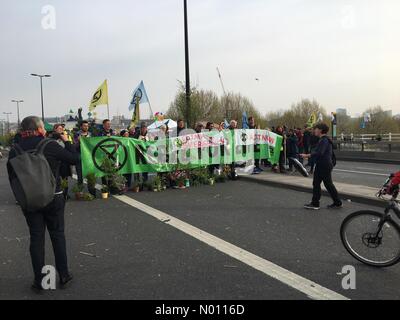 Waterloo Bridge, London, UK. 15th Apr 2019. Eco protests on Waterloo Bridge, April 15th, London Credit: PBurgess/StockimoNews/Alamy Live News Stock Photo