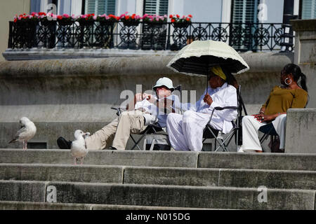 UK Weather: Sunny in Margate. Margate Main Sands, Margate. 03rd August 2021. Warm and sunny weather in the east today. Day trippers enjoying the beach at Margate in Kent. Credit: jamesjagger/StockimoNews/Alamy Live News Stock Photo