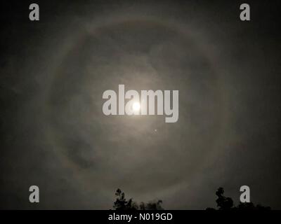 Full moon halo over Bournemouth. Bournemouth, Dorset, UK. 26 November, 2023. Credit nidpor Credit: nidpor/StockimoNews/Alamy Live News Stock Photo