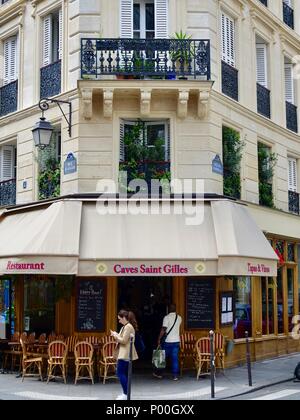 Terrace, Le Marais, Paris, France Stock Photo - Alamy
