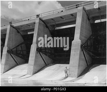 Salt River - Stewart Mountain Dam - Near view of radial gate spillway. - Stock Photo