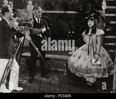 Original Film Title: THE EXTRA GIRL.  English Title: THE EXTRA GIRL.  Film Director: F. RICHARD JONES.  Year: 1923.  Stars: MACK SENNETT; MABEL NORMAND; F. RICHARD JONES. Credit: PATHE / Album Stock Photo