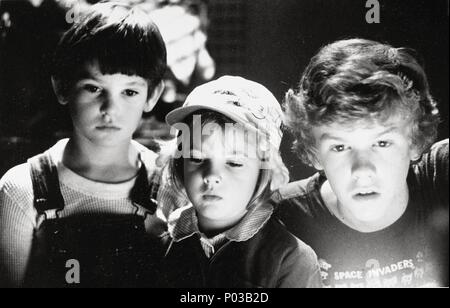 Robert MacNaughton, Drew Barrymore And Henry Thomas At The 1983 People ...