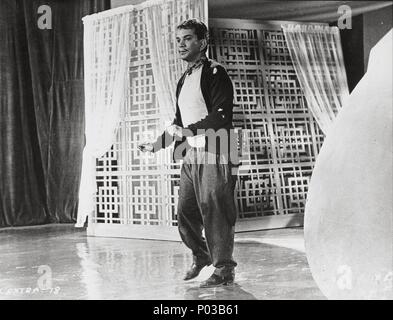 Original Film Title: EXTRA, EL.  English Title: EXTRA, THE.  Film Director: MIGUEL M. DELGADO.  Year: 1962.  Stars: CANTINFLAS. Credit: POSA FILMS, S.A. / Album Stock Photo