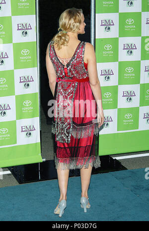 Daryl Hannah arriving at the 14th Annual Environmental Media Awards at the Ebel Theatre  in Los Angeles. November 17, 2004.17-HannahDaryl005 Red Carpet Event, Vertical, USA, Film Industry, Celebrities,  Photography, Bestof, Arts Culture and Entertainment, Topix Celebrities fashion /  Vertical, Best of, Event in Hollywood Life - California,  Red Carpet and backstage, USA, Film Industry, Celebrities,  movie celebrities, TV celebrities, Music celebrities, Photography, Bestof, Arts Culture and Entertainment,  Topix, vertical, one person,, from the year , 2004, inquiry tsuni@Gamma-USA.com Fashion - Stock Photo