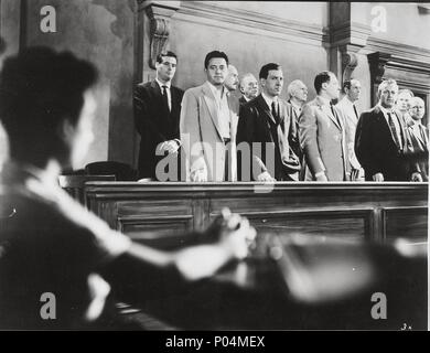 Original Film Title: 12 ANGRY MEN.  English Title: 12 ANGRY MEN.  Film Director: SIDNEY LUMET.  Year: 1957. Credit: UNITED ARTISTS / Album Stock Photo