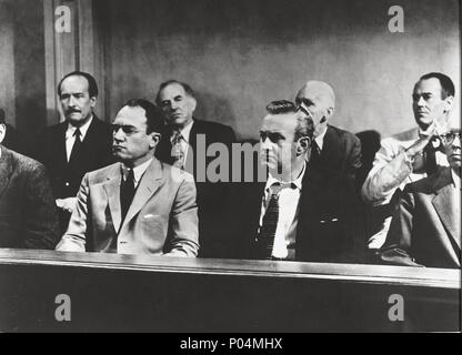 Original Film Title: 12 ANGRY MEN.  English Title: 12 ANGRY MEN.  Film Director: SIDNEY LUMET.  Year: 1957. Credit: UNITED ARTISTS / Album Stock Photo