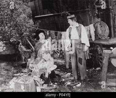 Original Film Title: THE BOHEMIAN GIRL.  English Title: THE BOHEMIAN GIRL.  Film Director: CHARLEY ROGERS; JAMES W. HORNE.  Year: 1936.  Stars: OLIVER HARDY; STAN LAUREL. Credit: HAL ROACH/MGM / Album Stock Photo