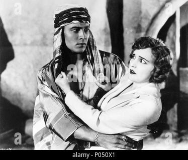 Original Film Title: THE SON OF THE SHEIK.  English Title: THE SON OF THE SHEIK.  Film Director: GEORGE FITZMAURICE.  Year: 1926.  Stars: RUDOLPH VALENTINO; VILMA BANKY. Credit: UNITED ARTISTS / Album Stock Photo