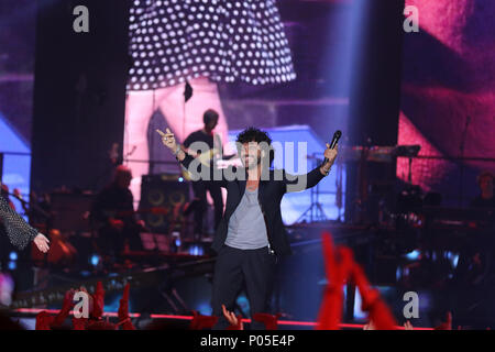 In Photo The Singer: Stefano Renga Naples, Italy. 7th June, 2018. at the San Paolo stadium the concert in memory by Italian artists famous throughout the world to the king of Italian blues Pino Daniele who died prematurely at the age of 59 suddenly. Credit: Fabio Sasso/Pacific Press/Alamy Live News Stock Photo