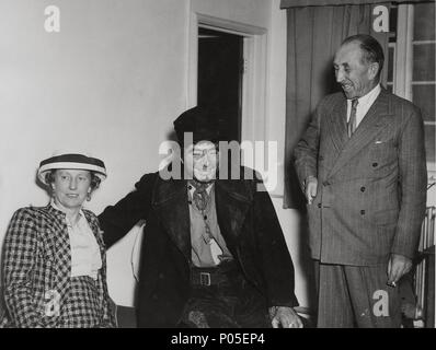 Original Film Title: OLIVER TWIST.  English Title: OLIVER TWIST.  Film Director: DAVID LEAN.  Year: 1948.  Stars: ROBERT NEWTON. Credit: CINEGUILD/RANK / Album Stock Photo