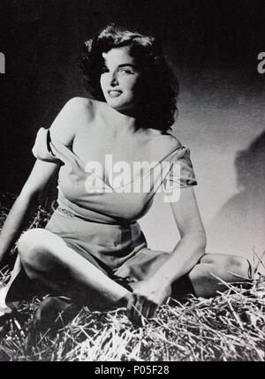 Original Film Title: THE OUTLAW.  English Title: THE OUTLAW.  Film Director: HOWARD HUGHES.  Year: 1943.  Stars: JANE RUSSELL. Credit: RKO / Album Stock Photo