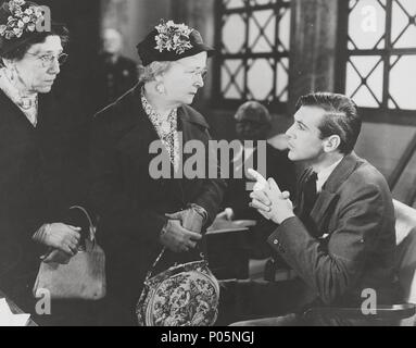 Original Film Title: MR DEEDS GOES TO TOWN.  English Title: MR DEEDS GOES TO TOWN.  Film Director: FRANK CAPRA.  Year: 1936.  Stars: GARY COOPER. Credit: COLUMBIA PICTURES / Album Stock Photo