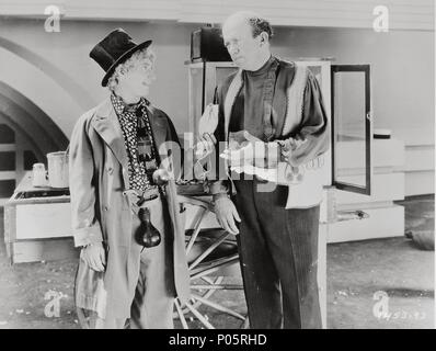 Original Film Title: DUCK SOUP.  English Title: DUCK SOUP.  Film Director: LEO MCCAREY.  Year: 1933.  Stars: HARPO MARX. Credit: PARAMOUNT PICTURES / Album Stock Photo