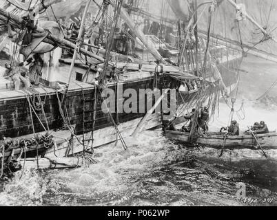 Original Film Title: REAP THE WILD WIND.  English Title: REAP THE WILD WIND.  Film Director: CECIL B DEMILLE.  Year: 1942. Credit: PARAMOUNT PICTURES / Album Stock Photo