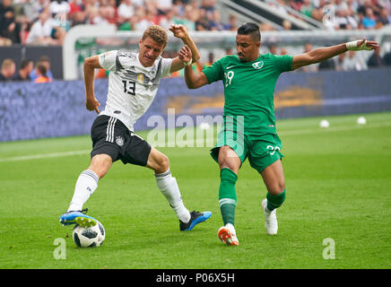 Leverkusen, Germany. 8th Jun, 2018. Germany- Saudi Arabia, Soccer, Leverkusen, June 08, 2018 Thomas MUELLER, DFB 13  compete for the ball, tackling, duel against Salem ALDAWSARI, Saudi Arabia 29  GERMANY - SAUDI ARABIA friendly match,  German Football Nationalteam, DFB , Season 2017/2018,  June 08, 2018 in Leverkusen, Germany. Photo: MAGICS / Peter Schatz Credit: Peter Schatz/Alamy Live News Stock Photo