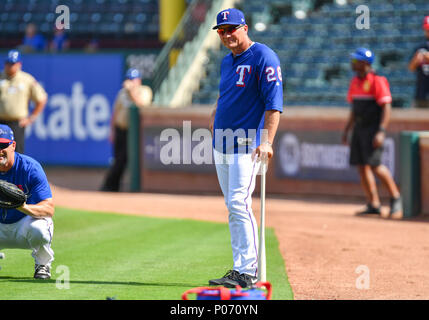 08 Apr, 2018: Texas Rangers el abridor Cole Hamels #35 lanzó 5