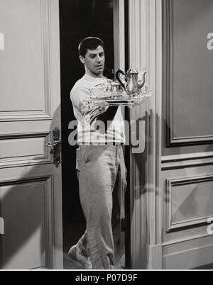 Original Film Title: CINDERFELLA.  English Title: CINDERFELLA.  Film Director: FRANK TASHLIN.  Year: 1960.  Stars: JERRY LEWIS. Credit: PARAMOUNT PICTURES / Album Stock Photo