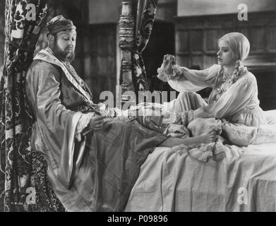 Original Film Title: THE PRIVATE LIFE OF HENRY VIII.  English Title: THE PRIVATE LIFE OF HENRY VIII.  Film Director: ALEXANDER KORDA.  Year: 1933.  Stars: ELSA LANCHESTER; CHARLES LAUGHTON. Credit: UNITED ARTISTS / Album Stock Photo