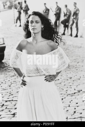 Original Film Title: MOON OVER PARADOR.  English Title: MOON OVER PARADOR.  Film Director: PAUL MAZURSKY.  Year: 1988.  Stars: SONIA BRAGA. Credit: UNIVERSAL PICTURES / Album Stock Photo