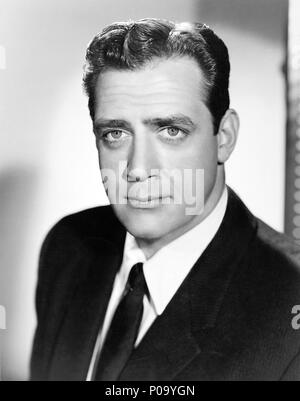 Original Film Title: PERRY MASON.  English Title: PERRY MASON.  Film Director: LASZLO BENEDEK; EARL BELLAMY.  Year: 1957.  Stars: RAYMOND BURR. Credit: CB FILMS / Album Stock Photo