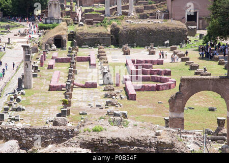 Rome, Italy. 08th June, 2018. Artistic installation 'Help the Ocean' created by the Italian artist Maria Cristina Finucci positioned on the remains of the Basilica Giulia in the Roman Forum Credit: Matteo Nardone/Pacific Press/Alamy Live News Stock Photo