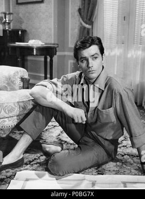 Original Film Title: MELODIE EN SOUS-SOL.  English Title: ANY NUMBER CAN WIN.  Film Director: HENRI VERNEUIL.  Year: 1963.  Stars: ALAIN DELON. Credit: CIPRA / Album Stock Photo