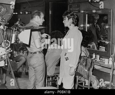 Original Film Title: SWEET CHARITY.  English Title: SWEET CHARITY.  Film Director: BOB FOSSE.  Year: 1969.  Stars: BOB FOSSE; SHIRLEY MACLAINE. Credit: UNIVERSAL PICTURES / Album Stock Photo