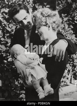 Year: 1953.  Stars: SHELLEY WINTERS; VITTORIO GASSMAN. Stock Photo