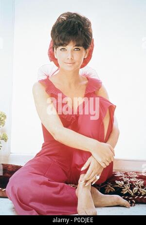 Stars: SUZANNE PLESHETTE Stock Photo - Alamy