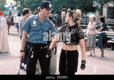 Original Film Title: DESPERATELY SEEKING SUSAN.  English Title: DESPERATELY SEEKING SUSAN.  Film Director: SUSAN SEIDELMAN.  Year: 1985.  Stars: MADONNA. Credit: ORION PICTURES / Album Stock Photo