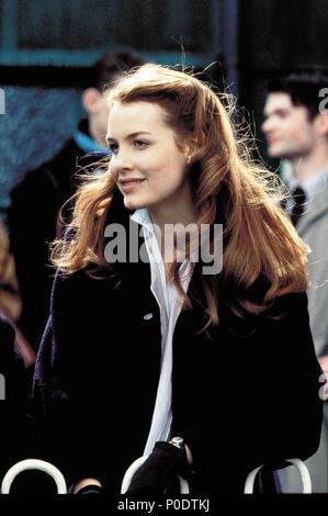 Original Film Title: CIRCLE OF FRIENDS.  English Title: CIRCLE OF FRIENDS.  Film Director: PAT O'CONNOR.  Year: 1995.  Stars: SAFFRON BURROWS. Credit: SAVOY PICTURES / Album Stock Photo