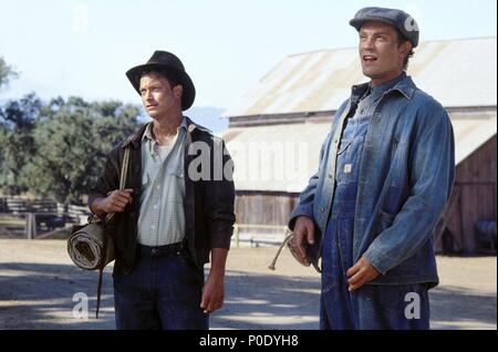 Original Film Title: OF MICE AND MEN.  English Title: OF MICE AND MEN.  Film Director: GARY SINISE.  Year: 1992.  Stars: GARY SINISE; JOHN MALKOVICH. Credit: M.G.M / Album Stock Photo