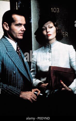 Original Film Title: CHINATOWN.  English Title: CHINATOWN.  Film Director: ROMAN POLANSKI.  Year: 1974.  Stars: FAYE DUNAWAY; JACK NICHOLSON. Credit: PARAMOUNT PICTURES / Album Stock Photo