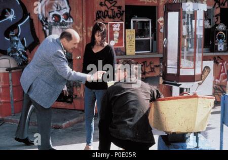 Original Film Title: FALLING DOWN.  English Title: FALLING DOWN.  Film Director: JOEL SCHUMACHER.  Year: 1993.  Stars: MICHAEL DOUGLAS; ROBERT DUVALL; BARBARA HERSHEY. Credit: WARNER BROTHERS / Album Stock Photo