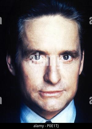 Original Film Title: WALL STREET.  English Title: WALL STREET.  Film Director: OLIVER STONE.  Year: 1987.  Stars: MICHAEL DOUGLAS. Credit: 20TH CENTURY FOX / Album Stock Photo